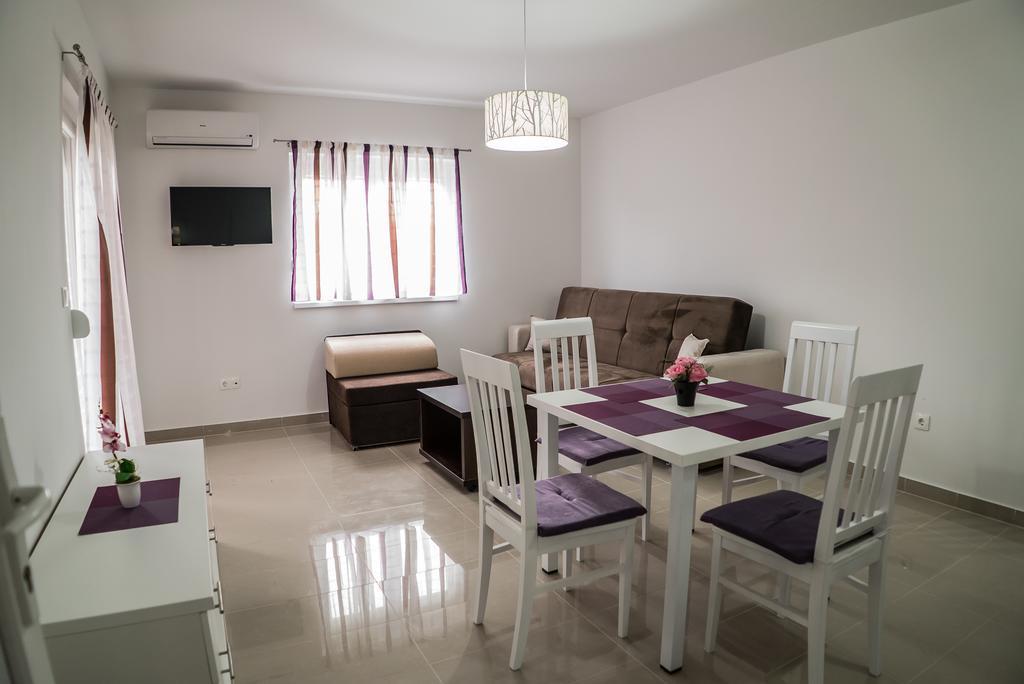 Apartments Malina Vir Εξωτερικό φωτογραφία
