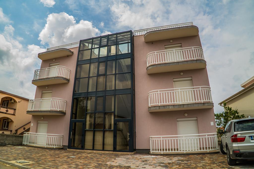 Apartments Malina Vir Εξωτερικό φωτογραφία